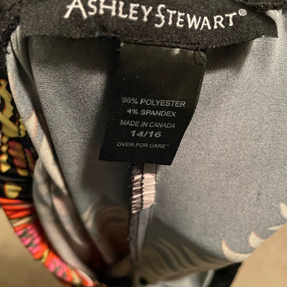 Ashley Stewart Black and Pink  Leggings - Picture 2 of 2